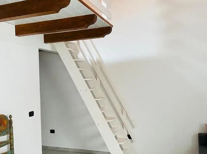 Oda ve Kahvaltı Al Centro - Ossi